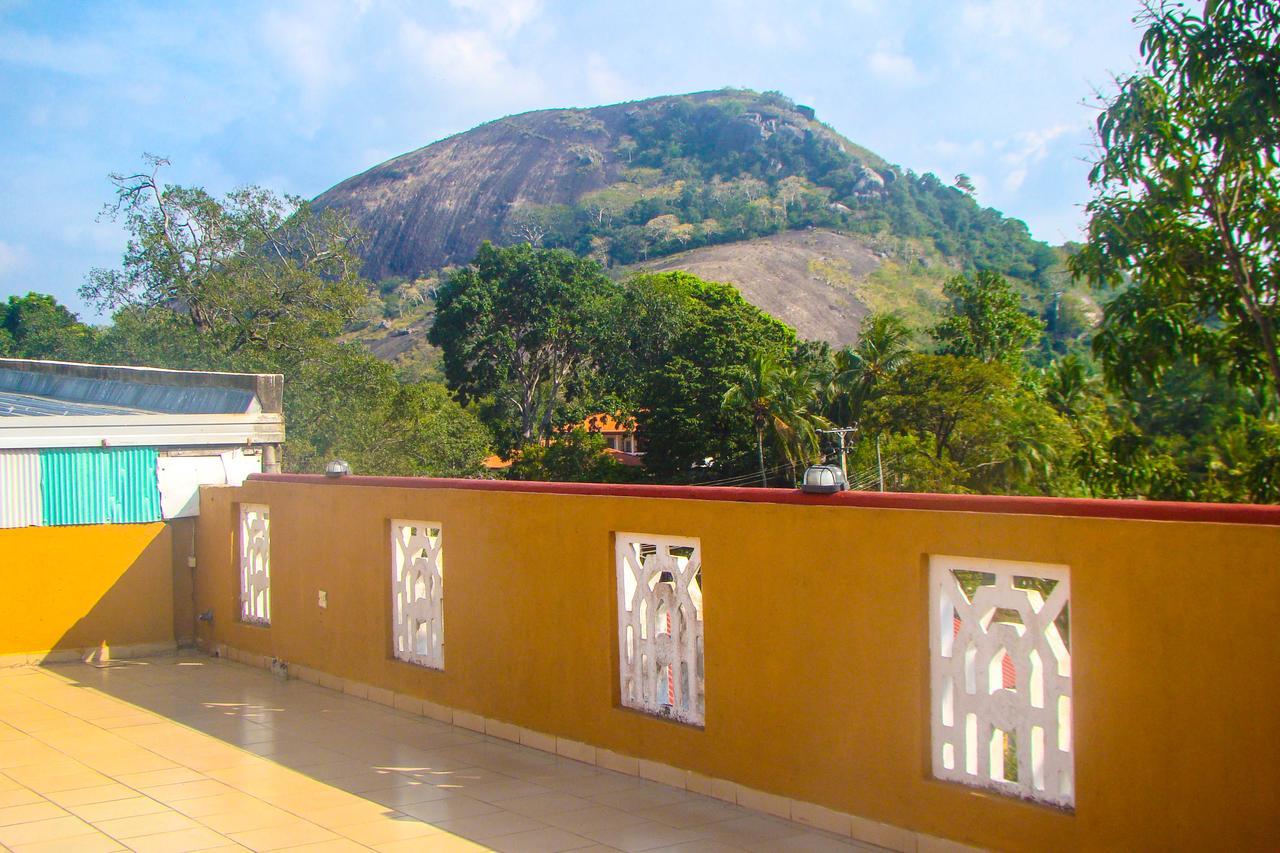 Old Mahawasala Hotel Bambaragaleyaya Экстерьер фото