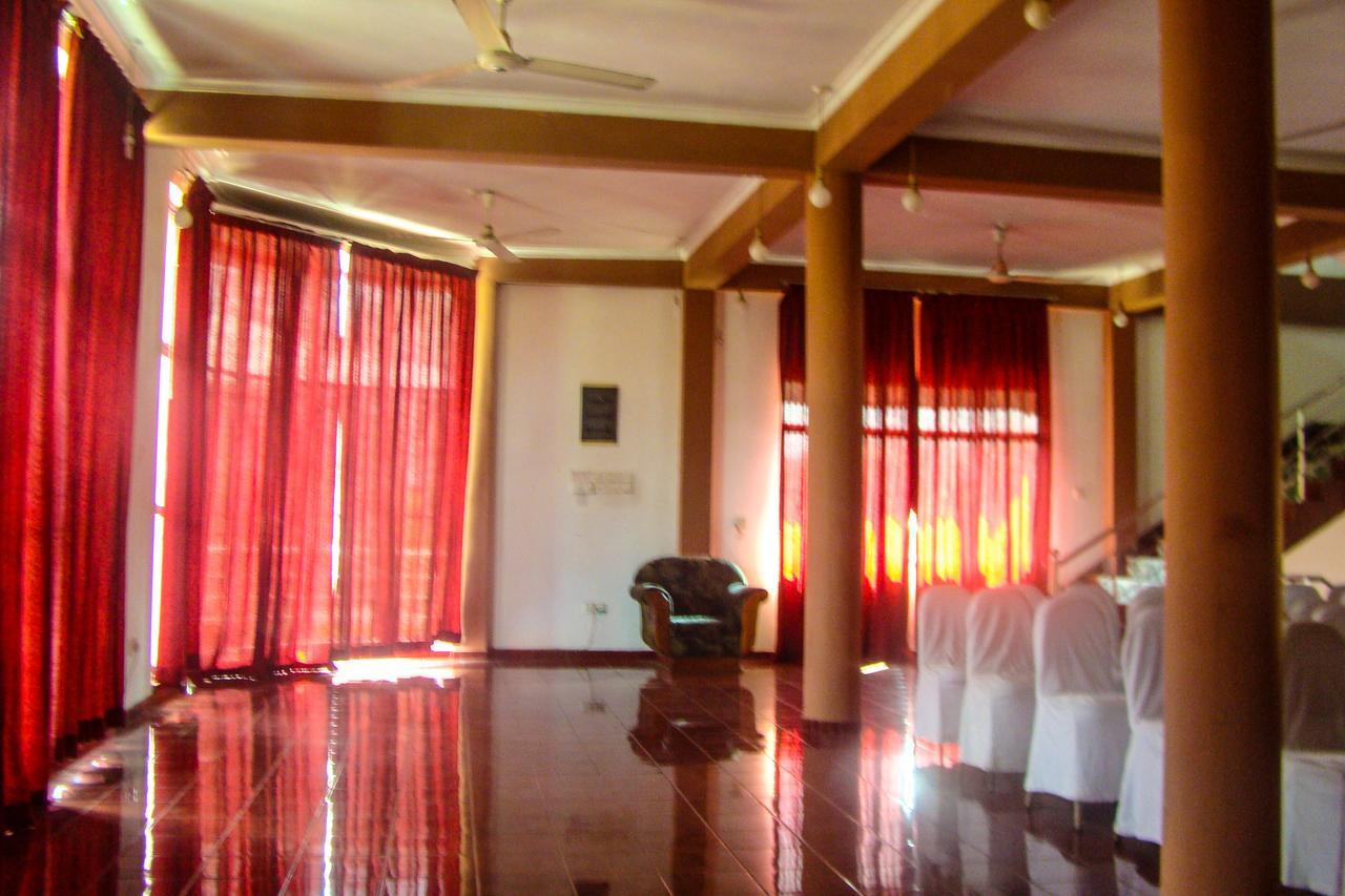 Old Mahawasala Hotel Bambaragaleyaya Экстерьер фото